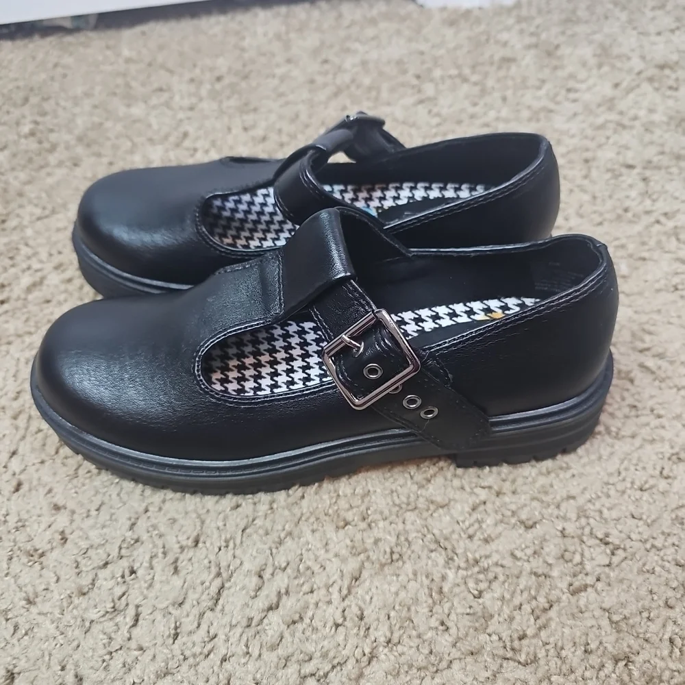 Seychelles‎ Black Kids School Shoes With Adjustable Buckle  Size 6